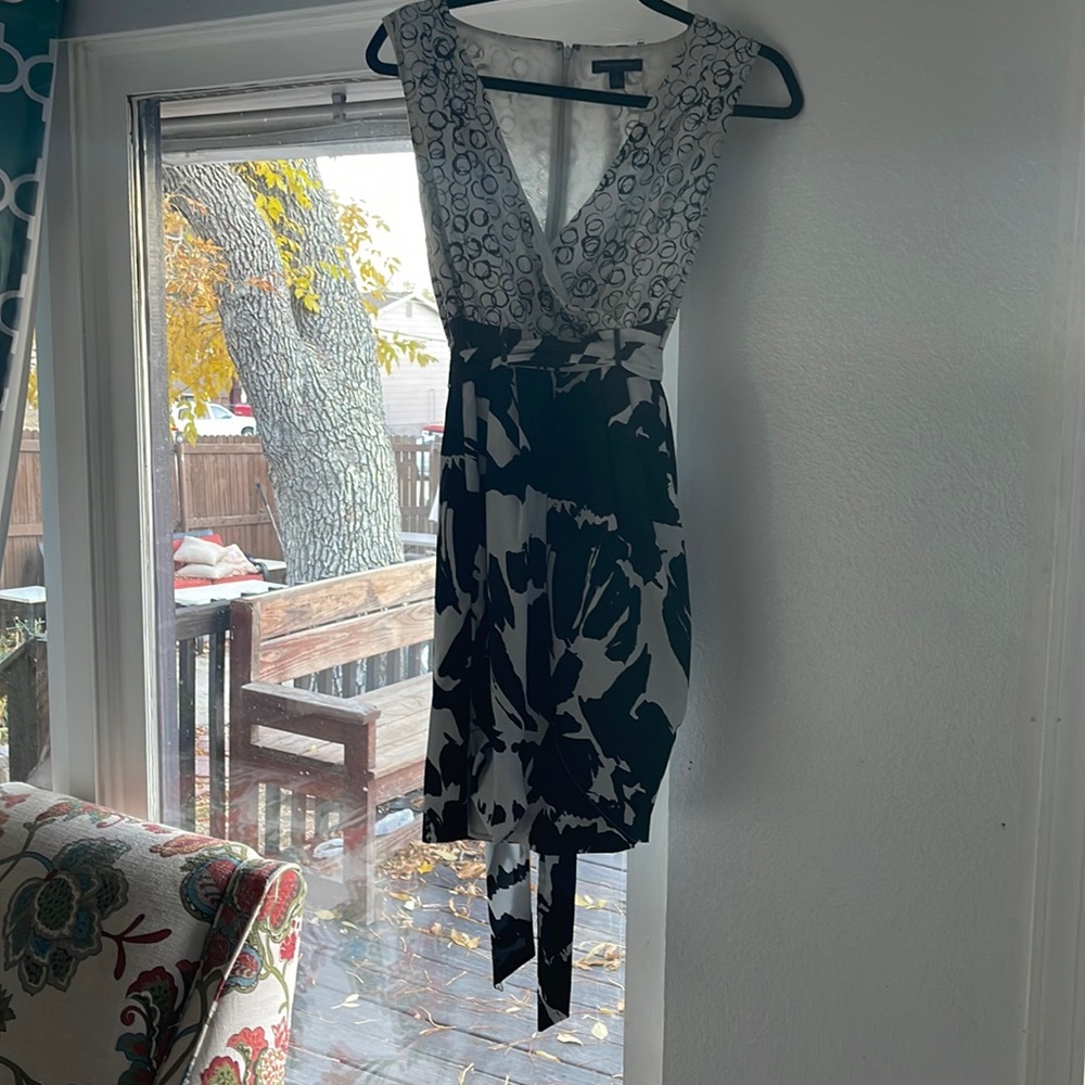 Beautiful Banana Republic Dress with Pockets!